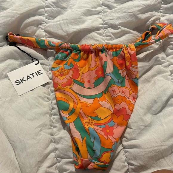 Skatie Bobbi Bottom Thick Band in size M NWT - Picture 3 of 5